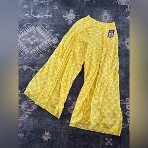 Hawaii’s Finest Flowy Pants